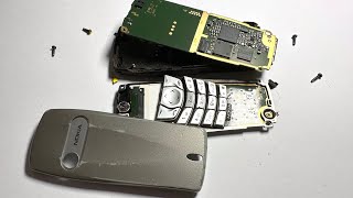 Nokia 6610 i disassembly [upl. by Amiaj]