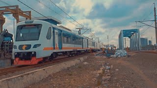 Perlintasan Kereta Api Krl Cengkareng Drain [upl. by Issor]