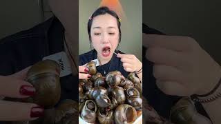 asmr 편안한 소리를 먹는 검은 달팽이를 만족시키세요 asmr satisfying black snails eating relaxing soundsSUR MIAN먹방 2491 [upl. by Hcirdeirf]