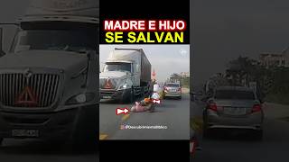 Madre e Hijo Milagro en la Pista [upl. by Esenwahs]