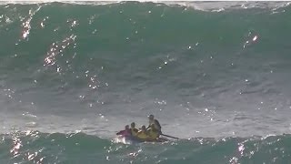 Extreme surfboat rowing in lifesaver relay Kurrawa Beach 2011 [upl. by Esiralc]