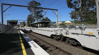 4256 at cockle creek with acd6058 1 45 brand new container wagon s off to Glenlee [upl. by Arbed129]