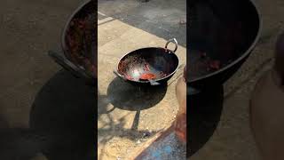 Gas khtm hua to dhoop me roti bna re h hay ye gareebi gas bhrwane ke pse ni h 😢😢😢😢 [upl. by Atsugua]