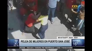 Mujeres pelean por un hombre en puerto San José [upl. by Mellette754]