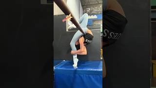 HOW I CRACK MY BACK😱shorts contortionist flexibility [upl. by Burford]