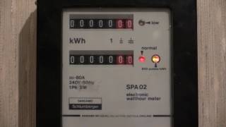 Electricity meter  Attempted meter reversal SPA 02 Sangamo Schlumberger [upl. by Fulmer]