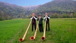 Alphorn mit dem Alphorntrio Bärgsunne [upl. by Akimahs]