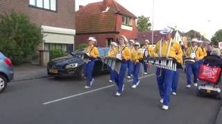 Intocht Avondvierdaagse Veendam 2016 lv [upl. by Netsoj]