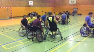 Rollstuhlbasketball Training mit RollstuhlBasketballern  Mit Tempo und Teamgeist [upl. by Zenas529]