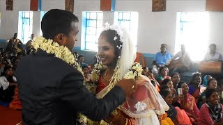 साले चर्च महुआडांड़ में शादी  Christian Adivasi Church Marriage Sale Parish Mahuadanr Jharkhand [upl. by Cassiani425]