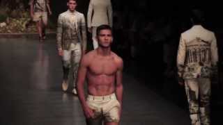 Le défilé DolceampGabbana homme printempsété 2014 à Milan [upl. by Breena]