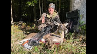 October Bowhunting  Tree lounge  Deer hunting with the Oneida Phoenix  hunting on the ground [upl. by Haig719]