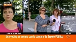 Espejo Público  Vicenta la vecina de Valencia se encara con la cámara del programa [upl. by Nyer]