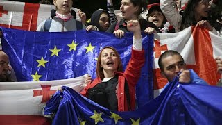 Protestos violentos em Tbilisi contra lei da influência estrangeira [upl. by Macknair298]