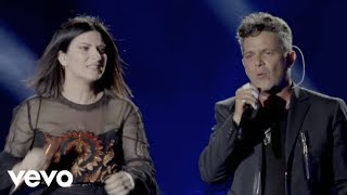 Alejandro Sanz  La Fuerza Del Corazón ft Laura Pausini En Vivo [upl. by Nosimaj]