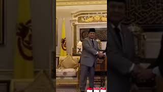 quotGAGAHNYA PRESIDEN TERPILIH PRABOWO PAKAI PECIquot KETIKA BERTEMU SULTAN BOLKIAH PENUH PERSAHABATAN [upl. by Watkin]