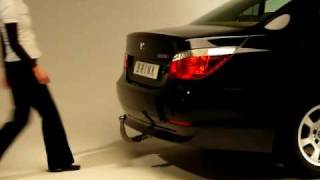 Thule Wegdraaibare TrekhaakRetractable Towbar BMW 5 serie [upl. by Moshell]