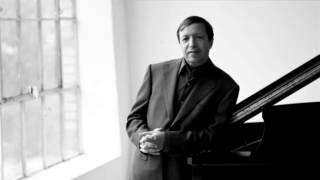 Mozart  Piano Concerto No 12 in A major K 414 Murray Perahia [upl. by Blackington]