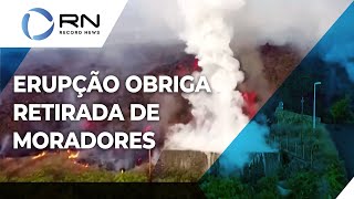 Erupção do vulcão Cumbre Vieja obriga retirada de moradores de mais 3 cidades [upl. by Nahij117]