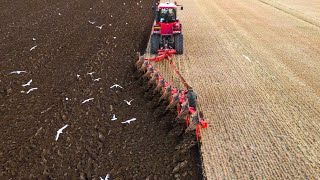 Plouging with a CASE Quadtrac 500  Gregoire Besson 9 Furrow Plough [upl. by Hserus]