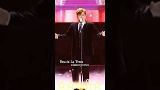 김호중 뛰어난 가창력과 무대매너에 가슴이 뛴다 Brucia La Terra 김호중 kimhojoong shorts [upl. by Eillit]