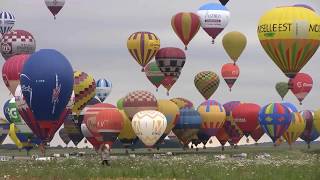 Video Liburan  Semarak WarnaWarni Parade Balon Udara [upl. by Charlotte]