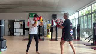 Allenamento di KickBoxing  4 combinazioni di calci e pugni ai colpitori [upl. by Gene]