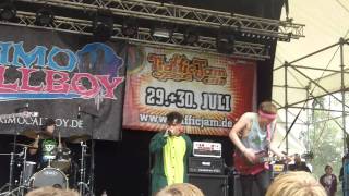 Eskimo Callboy  Hey Mrs Dramaqueen live at Traffic Jam 2011 [upl. by Lekram]