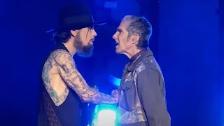 Jane’s Addiction Onstage Fight in Boston  Perry Farrell amp Dave Navarro Clash [upl. by Odrautse]