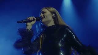 Freya Ridings ft Ewan J Phillips  Rise Live at The Apollo [upl. by Opportina]