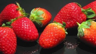 Rotting Strawberry TimeLapse  Erdbeeren im Zeitraffer [upl. by Brackely]