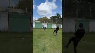 Passada com mudança de direção e salto futebol detorcedorparatorcedor football futbol soccer [upl. by Zoba]