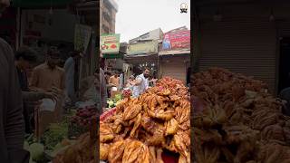 Peshawar Ka Mashoor Chargha [upl. by Ahiel]