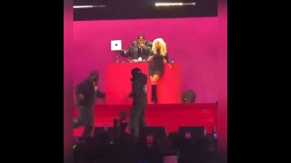 Nicki Minaj brought Kai Cenat and Fanum on stage dancing to ‘Everybody’ [upl. by Burlie]