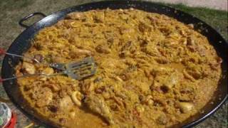 Recette paëlla Comment cuisiner des paellas géantes [upl. by Alyse]