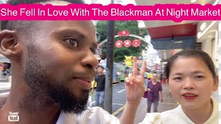 A Chinese pretty girl fell in love with a black man in the night market love lovestoryblackpink [upl. by Vassili]