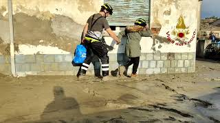 Alluvione Emilia Romagna si cercano due dispersi [upl. by Beshore233]