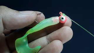 How to tie a head jig and attach a shoft lure rapala knot [upl. by Quartana]