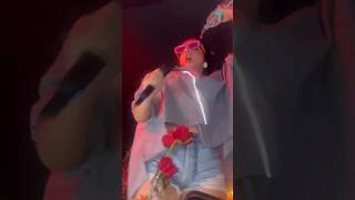 Jasmine Sandlas live in Delhi  Singing Yaar na miley  energetic performance  put water on herself [upl. by Nosyaj169]