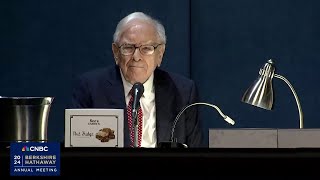 Warren Buffett breaks down Berkshires most recent quarter during annual meeting [upl. by Elvis]