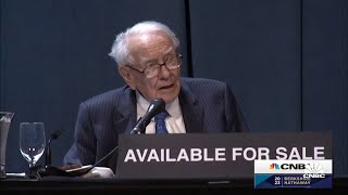 Warren Buffett addresses question on 130 billion cash hoard and potential distributions [upl. by Siesser]