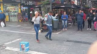 Jorge y Marce bailarines en plena peatonal de Córdoba [upl. by Lek407]