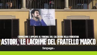 Astori il fratello in lacrime durante il funerale quotUn forte abbraccio a Francesca e sua figliaquot [upl. by Nnovahs488]