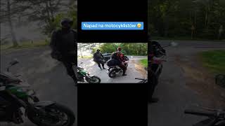 Napad na motocyklistów 😬🏍️ motocykle motocyklista motocykl motoryzacja motor moto [upl. by Jorgensen844]