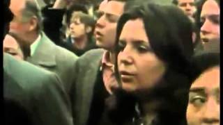 La primera marcha contra Pinochet fue en el funeral de Neruda cantando La Internacional 1973 [upl. by Deedahs]