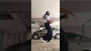 Couldnt resist dancing to this NewWomanChallenge kpop music lalisa lisa lloudbylalisa [upl. by Bradstreet]