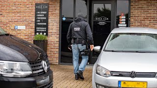 Miljoenenfraude bij verhuurbedrijf van luxe autos voor bruiloften FIOD doet inval in Deventer [upl. by Oneladgam588]