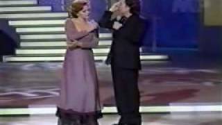 Rocío Dúrcal y Raphael  Que sabe nadie  1999 [upl. by Neehahs]