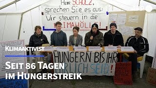 Fürs Klima Berliner Hungerstreikender will bald auch nicht mehr trinken  AFP [upl. by Akcira239]