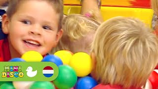 DEZE VUIST OP DEZE VUIST  FRAGMENT  Kinderliedjes  Kinderdagverblijf  Minidisco [upl. by Rauch135]